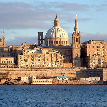 Luxe Apartment With Valletta And Harbour Views Слима Экстерьер фото