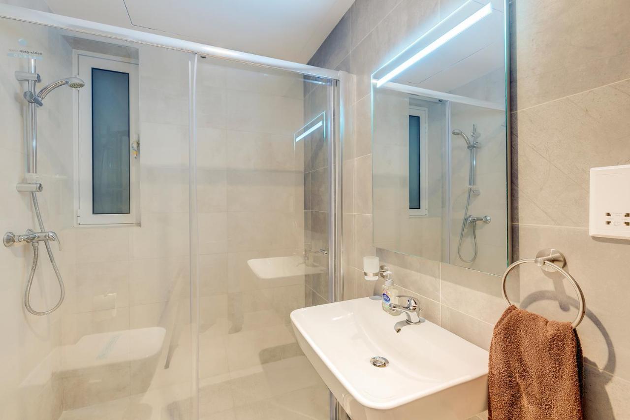 Luxe Apartment With Valletta And Harbour Views Слима Экстерьер фото