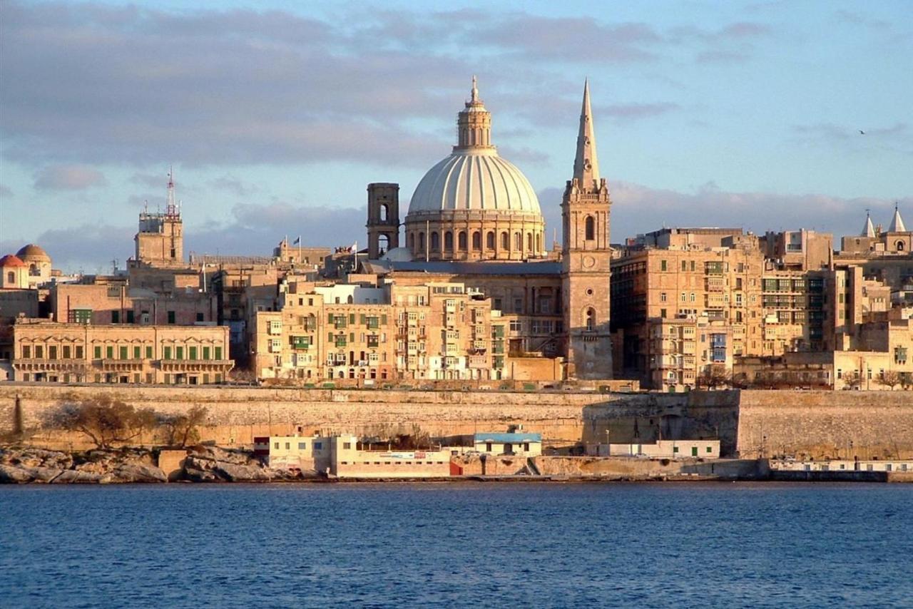 Luxe Apartment With Valletta And Harbour Views Слима Экстерьер фото