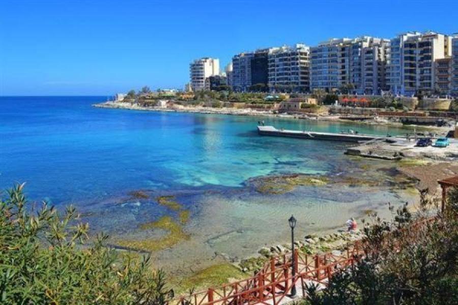 Luxe Apartment With Valletta And Harbour Views Слима Экстерьер фото